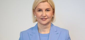 „Altfel de mesaj” de Ziua Constituției. Irina Vlah: Nu pot să nu mă refer la cei de la guvernare, care astăzi fac mare tam-tam şi îşi fac PR pe seama Constituţiei…