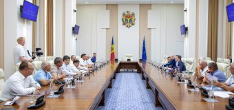 Agricultorii au avut discuții cu Premierul și ministrul Agriculturii. Recean: Guvernul va aloca 100 mln. lei pentru compensarea pierderilor în agricultură