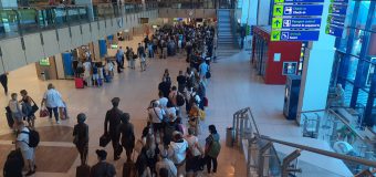 Aeroportul este cel mai aglomerat între orele 11:00 și 13:00