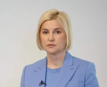 Susținătorii Irinei Vlah riscă amenzi pentru flashmobul cu rucsacuri galbene de la Președinție