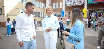 Irina Vlah, la Liceul „Petru Movilă” din Chișinău: „Vă doresc să fiți sănătoși, ferici și să trăiți în pace la noi în țară „