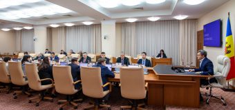 Guvernul va compensa cheltuielile pentru transport pentru lucrătorii medicali din instituțiile publice altele decît cele unde își au domiciliul