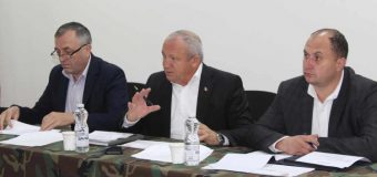 Impactul Legii cu privire la pregătirea cetățenilor pentru apărarea Patriei, discutat de deputați în cadrul vizitelor la unitățile militar