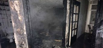 Trei persoane au fost evacuate dintr-un bloc de locuit în urma unui incendiu izbucnit în capitală