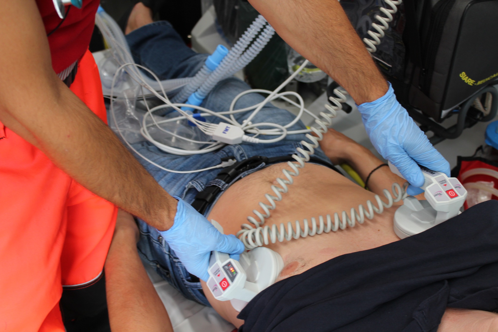 Un pacient a fost salvat de la moarte de către medicii de pe ambulanță