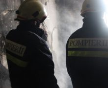 Un bărbat a suferit arsuri în timp ce încerca să lichideze un incendiu în propria locuință