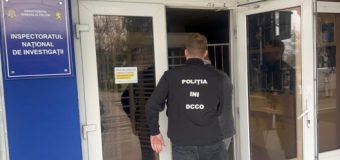 Bărbatul care ar fi incendiat mașina Poliției în ziua alegerilor prezidențiale a primit 900 de dolari. Acesta a fost reținut