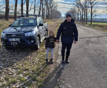 Polițiștii de frontieră au salvat un minor rătăcit în zona de frontieră