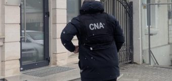 Doi șefi de secție din cadrul Spitalului raional Florești implicați într-o schemă de corupție