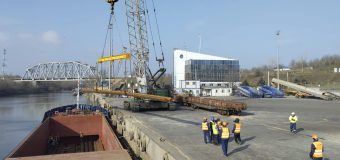 O navă cu peste 3 mii tone de șine a ajuns în Republica Moldova. Vor fi utilizate la reabilitarea unei căi feroviare
