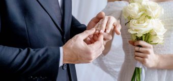 Peste 60 de cupluri au ales să-și unească astăzi destinele