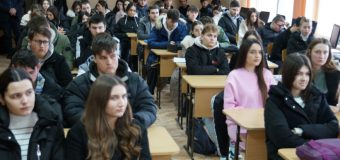 Circa 350 de absolvenți de licee și colegii din țară au obținut deja semnătura electronică gratuită