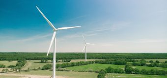 Centralele eoliene, bateriile de stocare a energiei electrice și instalațiile de biogaz vor putea fi instalate pe terenuri agricole