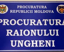 Ar fi bătut un bărbat cu o găleată metalică, provocându-i leziuni incompatibile cu viața. Inculpatul – condamnat