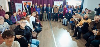 1000 de vârstnici vor învăța abilități digitale de la tineri, ca parte a unui program de coeziune socială