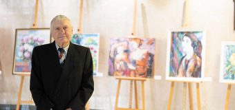 Expoziția „Flori de primăvară” a artistului plastic Sergiu Galben, găzduită de Parlament
