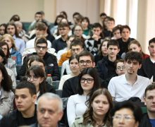 142 de elevi din întreaga țară concurează la Olimpiada Republicană de Chimie, ediția 2025