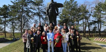 Echipa Partidului Republican „Inima Moldovei”, la Drochia: Suntem mândri de istoria noastră și vom păstra mereu vie amintirea eroilor care au eliberat patria noastră