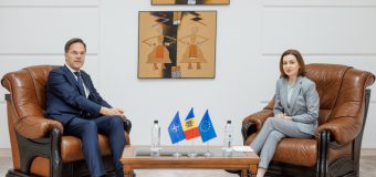 Maia Sandu a discutat cu Secretarul General al NATO, Mark Rutte, aflat în tranzit la Chișinău