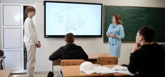 Mii de elevi din clasa a IX-a participă la Programul Național de Remediere la Matematică