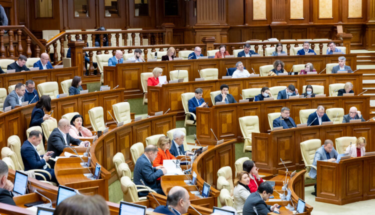 Acces la servicii de comunicații electronice de calitate înaltă, la tarife reduse