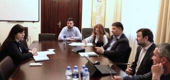 Ministra Finanțelor în discuții cu producători mici de vinuri