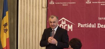 (FOTO) Ion Chicu, împreună cu Alexandr Stoianoglo la biserică
