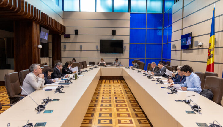 Subiectele care vor fi examinate astăzi în ședința Parlamentului