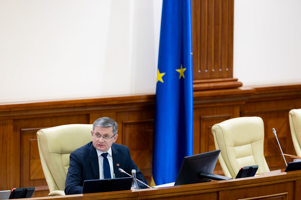Pe cine va propune Parlamentul în calitate de judecători la Curtea Constituțională