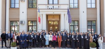Maia Sandu i-a felicitat pe absolvenții Institutului Național al Justiției și i-a încurajat să rămână corecți în activitatea lor