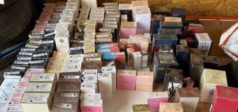 Vama: Lot comercial de parfumuri, tăinuit cu intenția de transportare ilicită