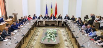Premierul, la Hîncești, a discutat despre proiectele guvernamentale și Planul de creștere pentru Moldova