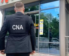 Doi reprezentanți ai unei companii turistice și ai unei instituții medicale private din mun. Chișinău, cercetați de CNA pentru mită