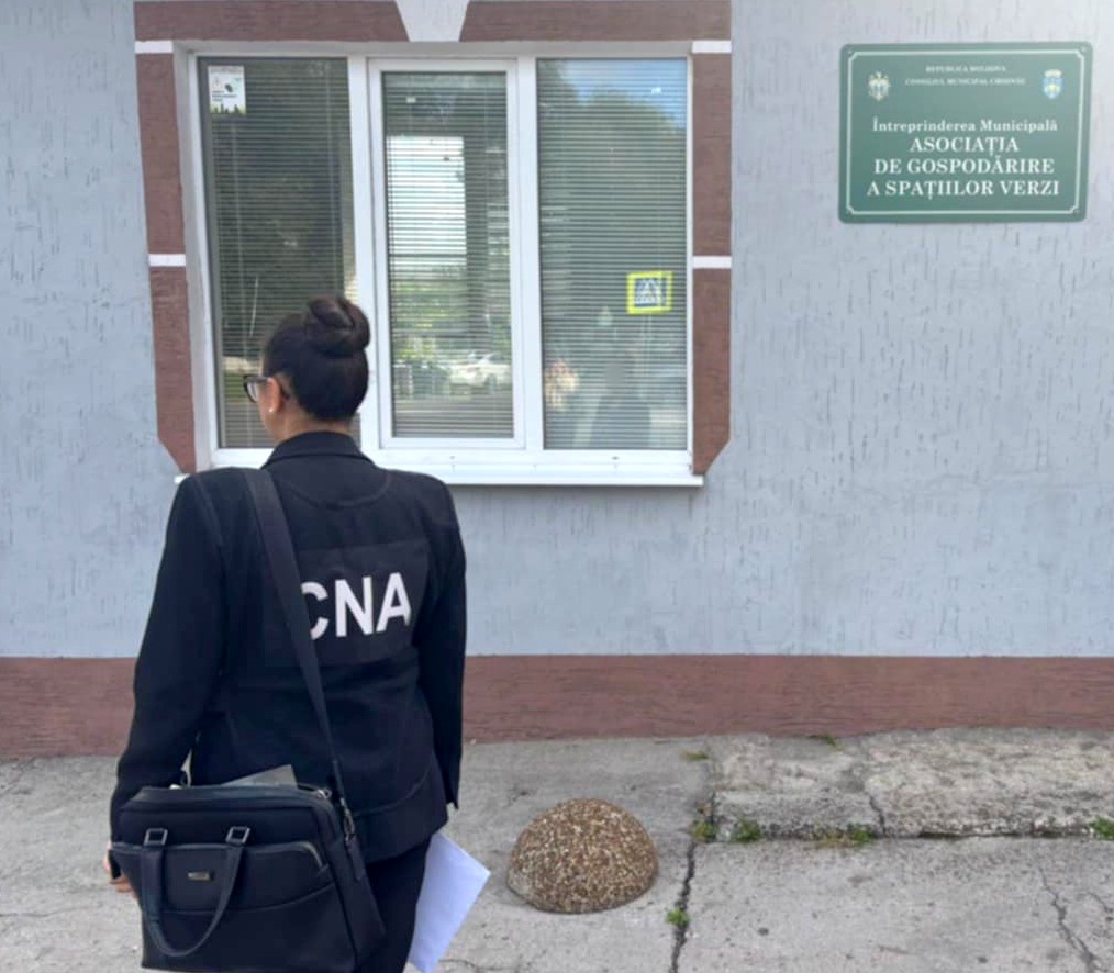 Un ex-director al „Asociației de Gospodărire a Spațiilor Verzi” – cercetat de CNA pentru abuz de serviciu