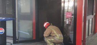 Un alt local din Chișinău a fost cuprins de flăcări (update)