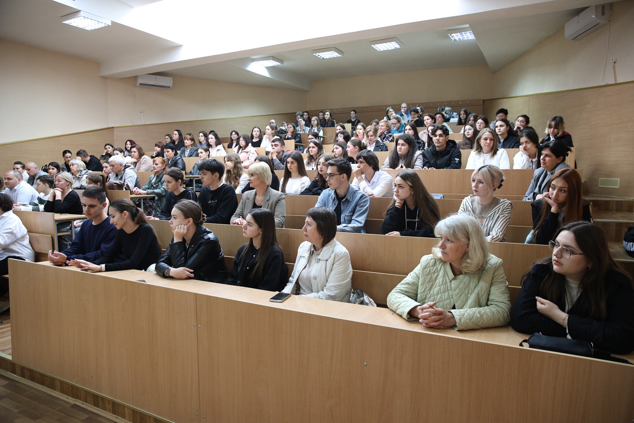 40 de elevi – premiați în cadrul Olimpiadei Republicane la Limba și Literatura Rusă