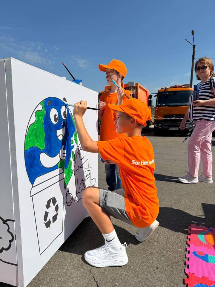 „Micii Eco-Eroi ai Chișinăului”. Copiii vor putea face cunoștință cu lumea salubrizării