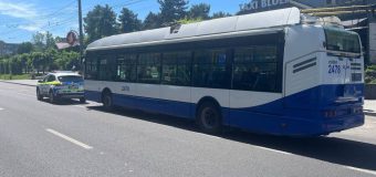 Un troleibuz a tamponat mortal o femeie