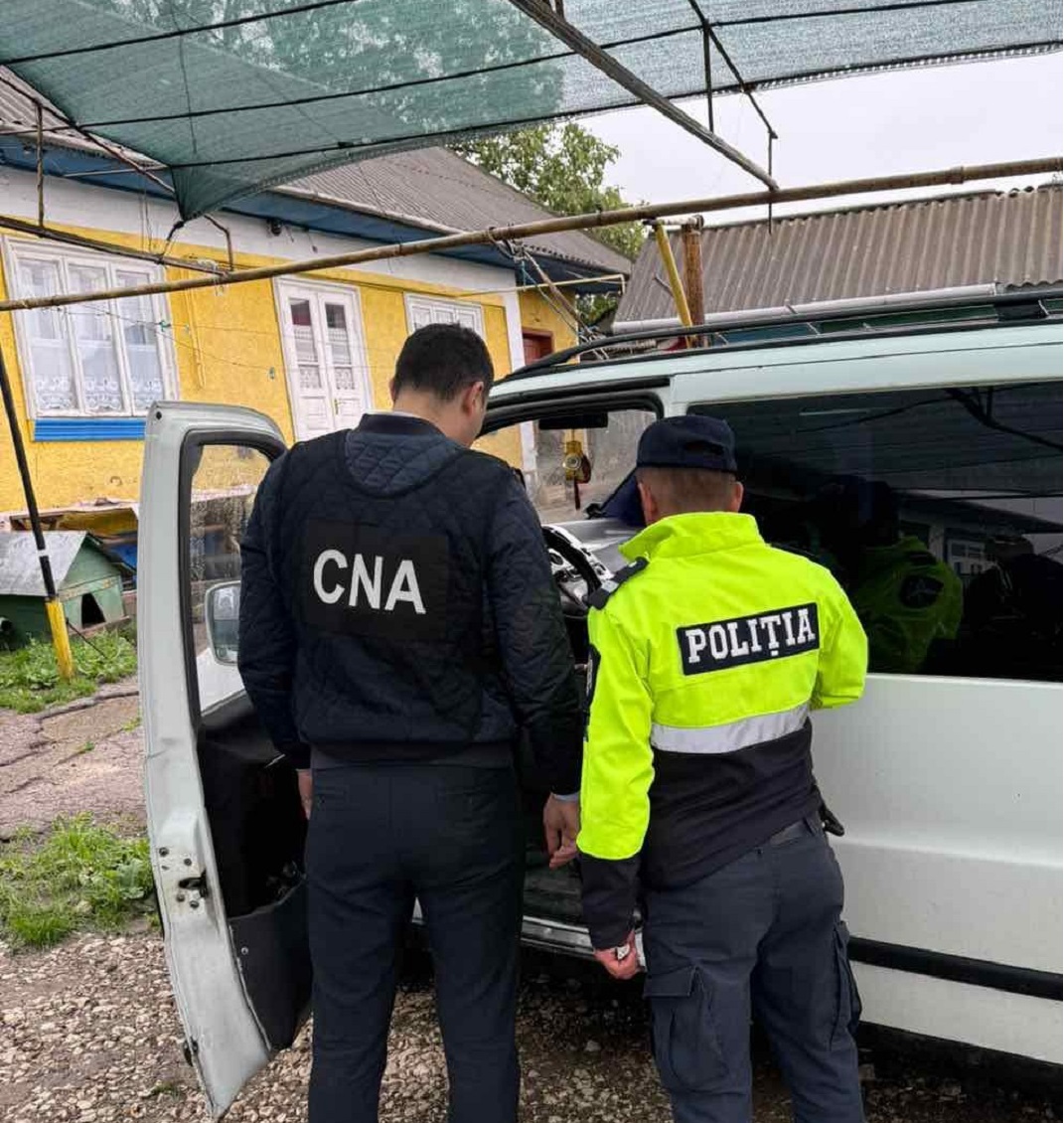 Doi funcționari din cadrul IP Drochia, reținuți de CNA și procurorii mun. Bălți în dosare de corupție sistemică