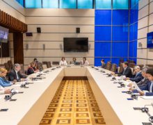 Parlamentul se întrunește astăzi în ședință