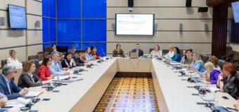 Provocările întâlnite la accesarea serviciilor alternative de îngrijire a copiilor în Republica Moldova, discutate la Parlament