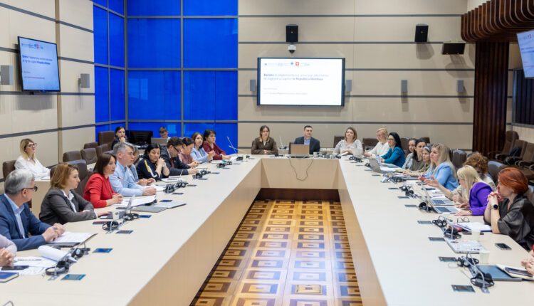 Provocările întâlnite la accesarea serviciilor alternative de îngrijire a copiilor în Republica Moldova, discutate la Parlament