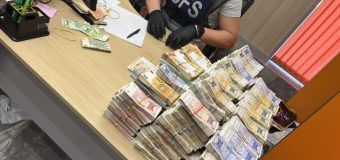 Spălare de bani, cu salarii „în plic” și fără bonuri fiscale de 13 mln. lei la trei companii din domeniul vânzării îmbrăcămintei și încălțămintei