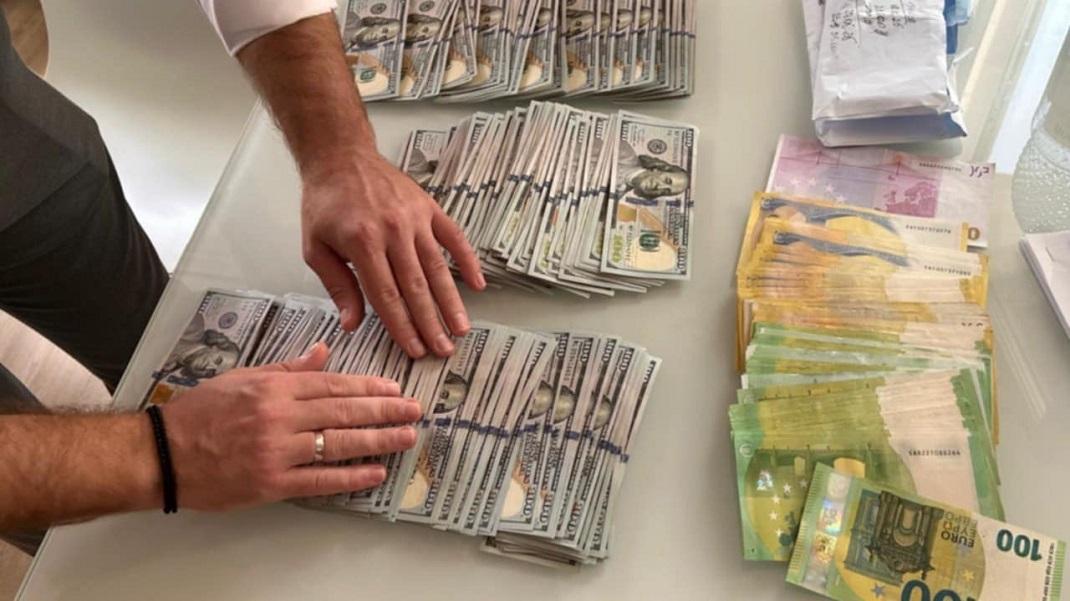 CNA face percheziții în capitală într-un dosar de corupere electorală. Peste 1 mln. de lei ridicați de la persoane afiliate unei fundații din Rusia