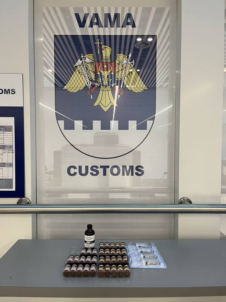 Fiole cu toxină botulinică depistate în bagajele unei ucrainence la Aeroport