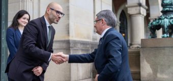 Igor Grosu a avut o discuție cu Secretarul general al Curții Permanente de Arbitraj de la Haga