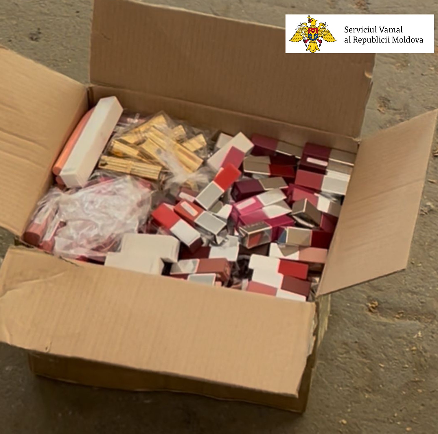 Produse alimentare, piese auto, cosmetică, detergenți, încălțăminte – depistate de vameși la un șofer moldovean