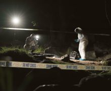 Au bătut un bărbat și l-au lăsat să moară, corpul fiindu-i descoperit abia peste trei luni. Făptașii din Cimișlia riscă detenție pe viață