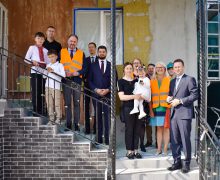 Comisarul European pentru Energie și Locuințe a vizitat prima casă izolată termic cu sprijinul UE