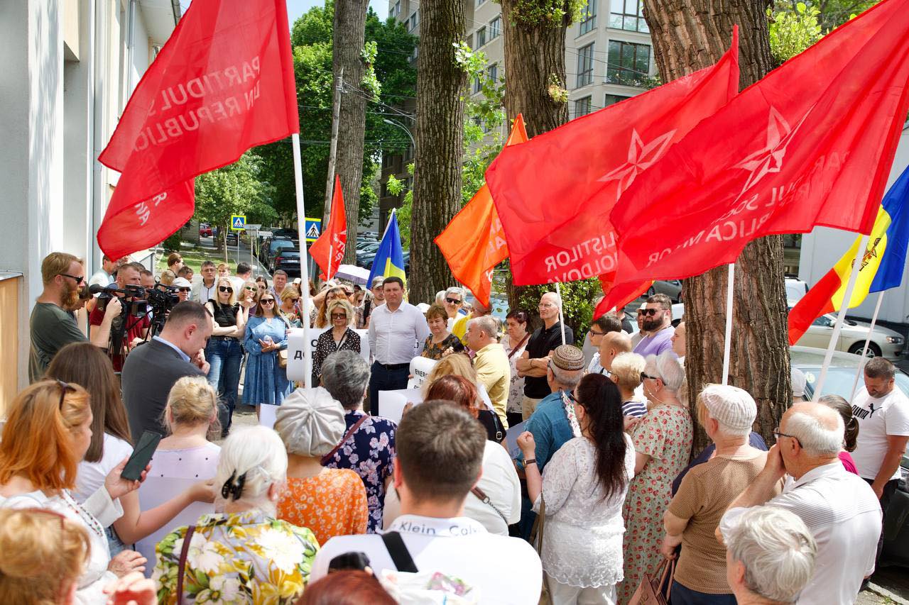 Socialiștii au protestat la Energocom